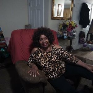 Meet your Posher, Della